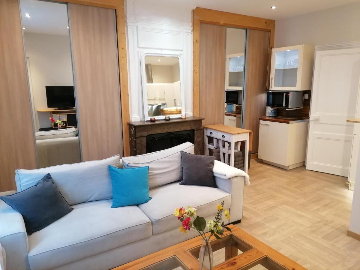 Standing Branly Apartment